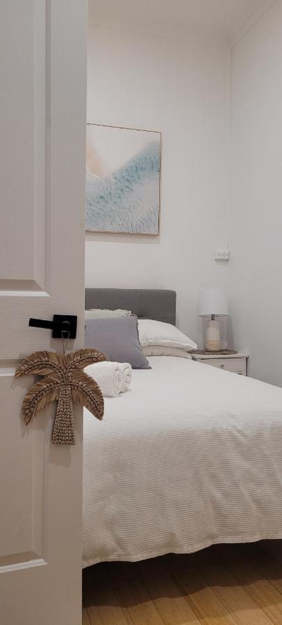 Boutique Beach House In The Heart Of St. Kilda Melbourne City Exterior foto